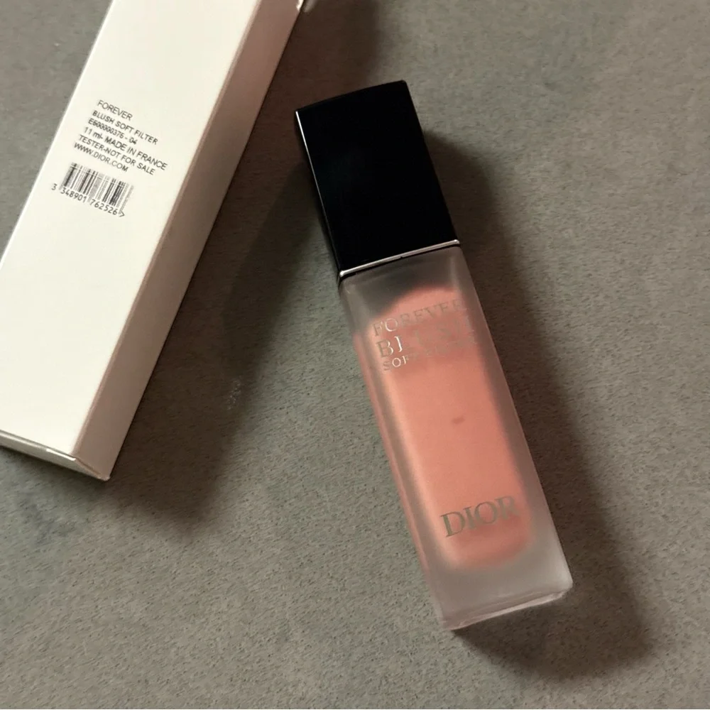 04 Daisy Dior Forever Blush Soft Filter